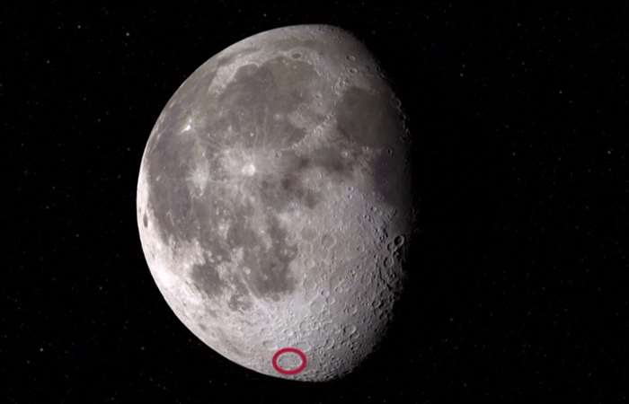 NASA công bố phát hiện nước trên Mặt Trăng