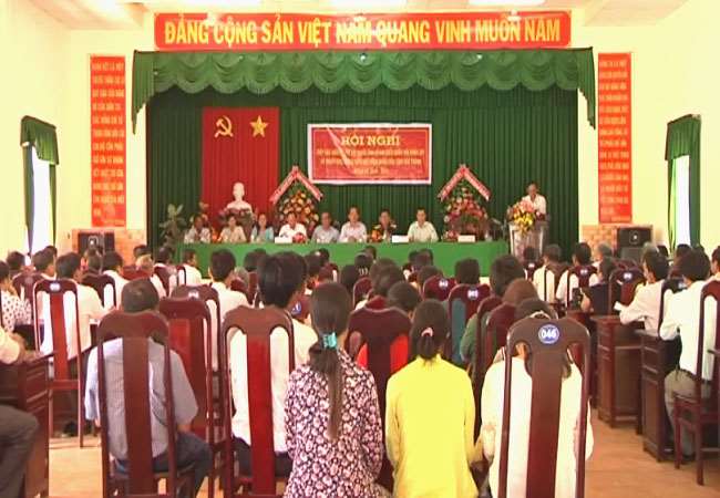 Ứng cử viên ĐBQH khóa XIV và đại biểu HĐND tỉnh Sóc Trăng tiếp xúc cử tri xã Ngọc Đông