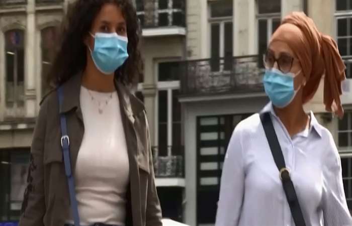 Pháp bắt buộc đeo khẩu trang ở thủ đô Paris