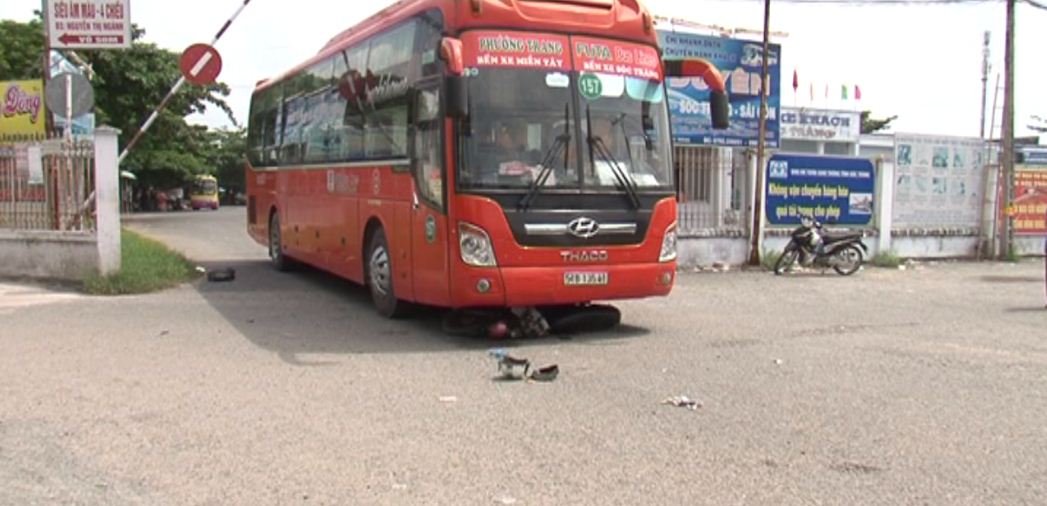 Tai nạn giao thông trước bến xe khách Sóc Trăng làm 1 người bị thương nặng