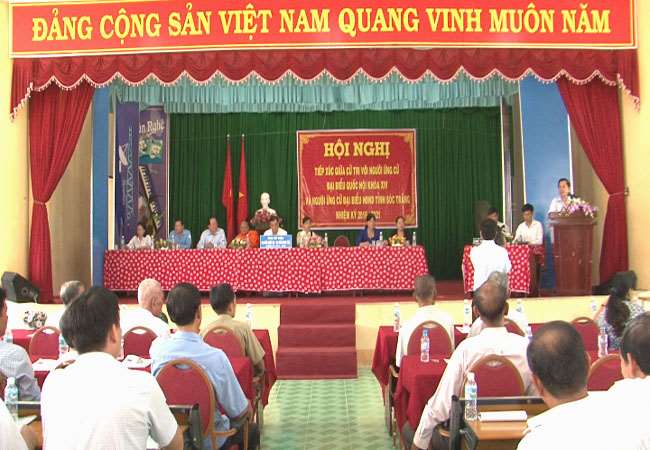 Ứng cử viên ĐBQH và đại biểu HĐND tỉnh tiếp xúc cử tri phường 7 – thành phố Sóc Trăng.