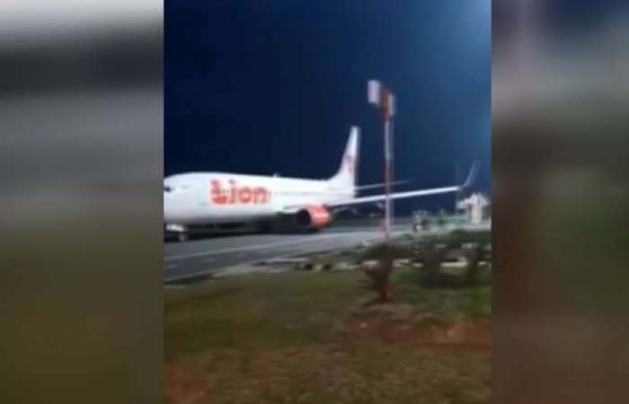 Thêm một máy bay Lion Air chở 143 người gặp nạn