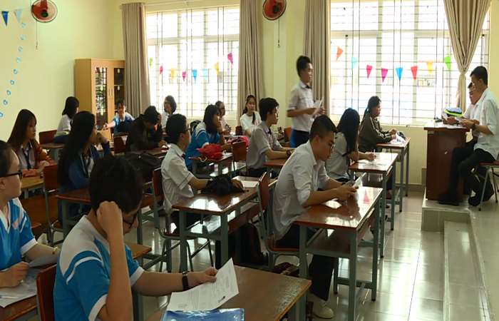 Thí sinh mắc COVID-19 đặc cách tốt nghiệp Trung học phổ thông