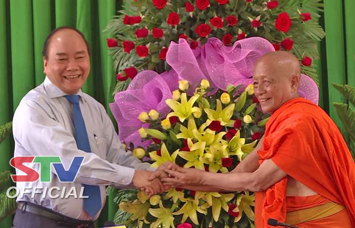Thủ tướng Chính phủ chúc Tết Chôl Chnăm Thmây tại Hội đoàn kết sư sãi yêu nước tỉnh Sóc Trăng