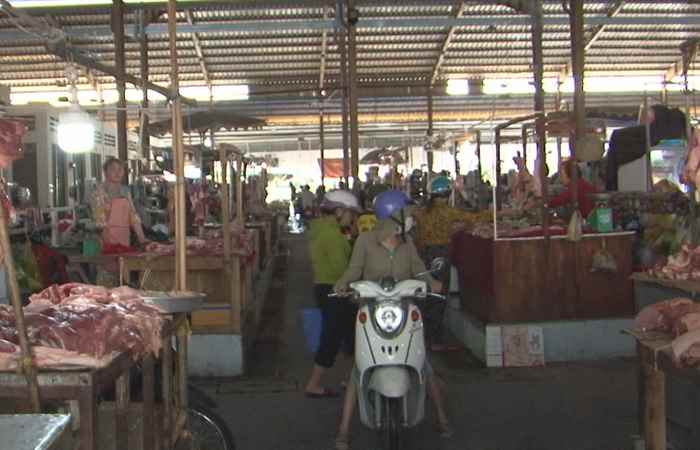 Tiểu thương Ngã Năm phấn khởi khi vào Nhà Lồng chợ mới mua bán (04-07-2022)