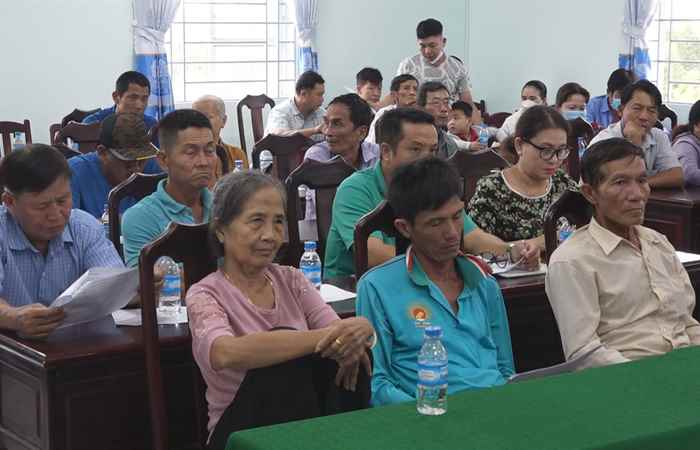 Huyện Mỹ Tú họp dân (đợt 2) công bố Phương án áp giá đền bù Dự án Cao tốc tại xã Phú Mỹ và thị trấn Huỳnh Hữu Nghĩa