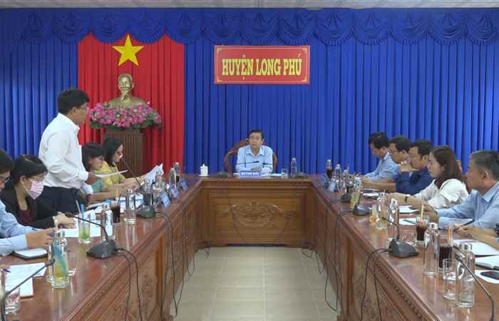 Họp Tổ Đại biểu HĐND tỉnh Sóc Trăng (đơn vị huyện Long Phú)