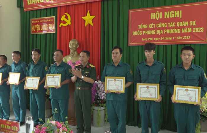 Long Phú tổng kết công tác quân sự, quốc phòng năm 2023