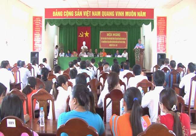 Ứng cử viên ĐBQH khóa XIV và đại biểu HĐND tỉnh Sóc Trăng tiếp xúc cử tri thị trấn Trần Đề 