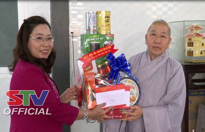 Trưởng Ban Dân vận Tỉnh ủy Sóc Trăng chúc mừng lễ Phật Đản các chùa trên địa bàn TP Sóc Trăng