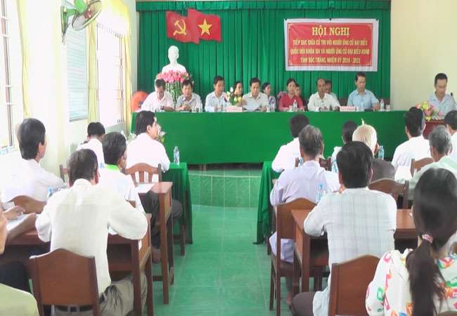 Ứng cử viên ĐBQH khóa 14 và đại biểu HĐND tỉnh tiếp xúc cử tri xã Tuân Tức 