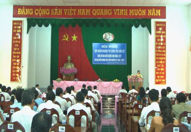 UBBC huyện Long Phú tổ chức tập huấn công tác tổ chức bầu cử 