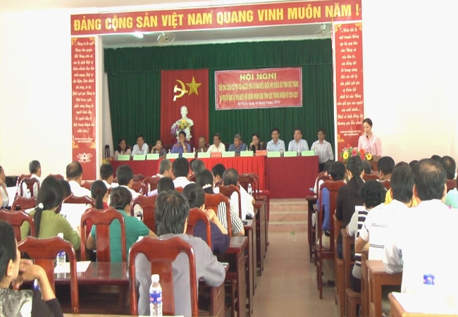 Ứng cử viên ĐBQH và đại biểu HĐND tỉnh Sóc Trăng tiếp xúc cử tri xã Ba Trinh.