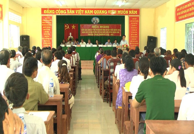 Ứng cử viên ĐBQH và đại biểu HĐND tỉnh tiếp xúc cử tri xã Phong Nẫm 