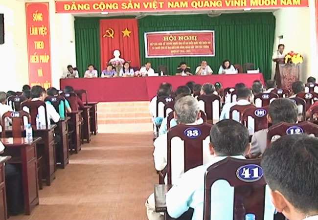 Ứng cử viên ĐBQH khóa XIV và đại biểu HĐND tỉnh Sóc Trăng nhiệm kỳ 2016-2021, tiếp xúc cử tri xã Vĩnh Thành. 