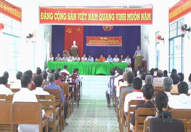  Ứng cử viên ĐBQH và đại biểu HĐND tỉnh tiếp xúc cử tri xã Vĩnh Hiệp