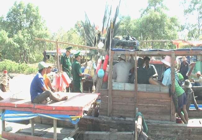 Vĩnh Châu đẩy mạnh công tác tuyên truyền cho ngư dân về cuộc bầu cử 