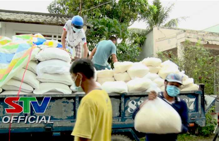 Vĩnh Châu hỗ trợ gạo cho hộ nghèo, cận nghèo và đối tượng bảo trợ xã hội