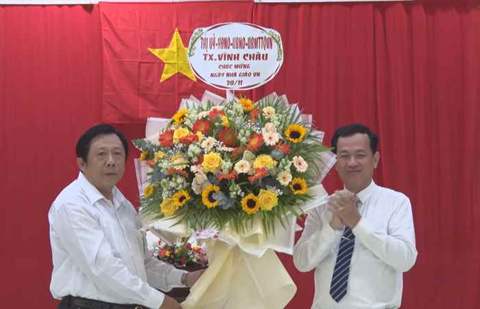 Vĩnh Châu: Trường phổ thông cơ sở dân lập Bồi Thanh họp mặt Ngày nhà giáo Việt Nam 