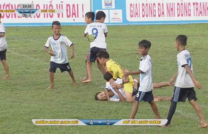  Đội Phú Tâm và Trường Khánh (Hiệp 1) - Vòng loại trực tiếp Bóng đá Nhi đồng tranh Cup STV
