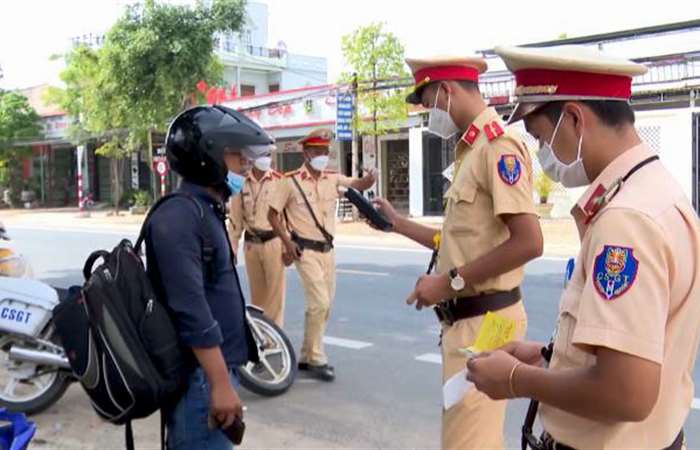 4 trường hợp Cảnh sát giao thông được dừng xe từ ngày 15-9 