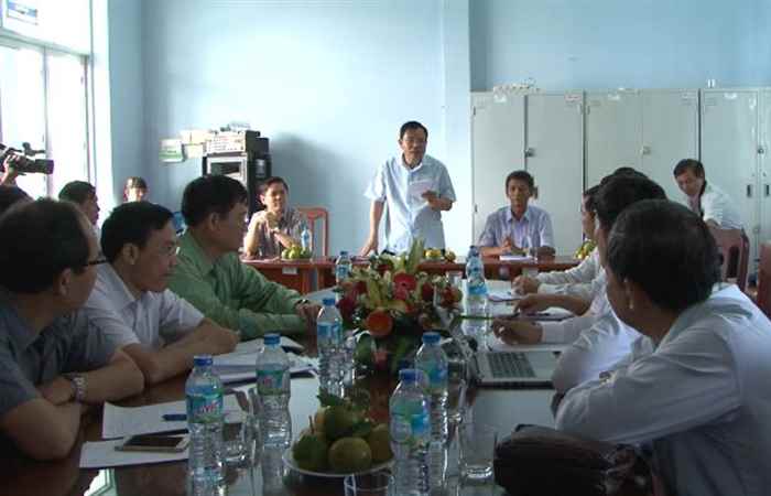 Bộ trưởng Bộ NN&PTNT tham quan mô hình nuôi bò sữa và làm việc với HTX nông nghiệp Evergrowth