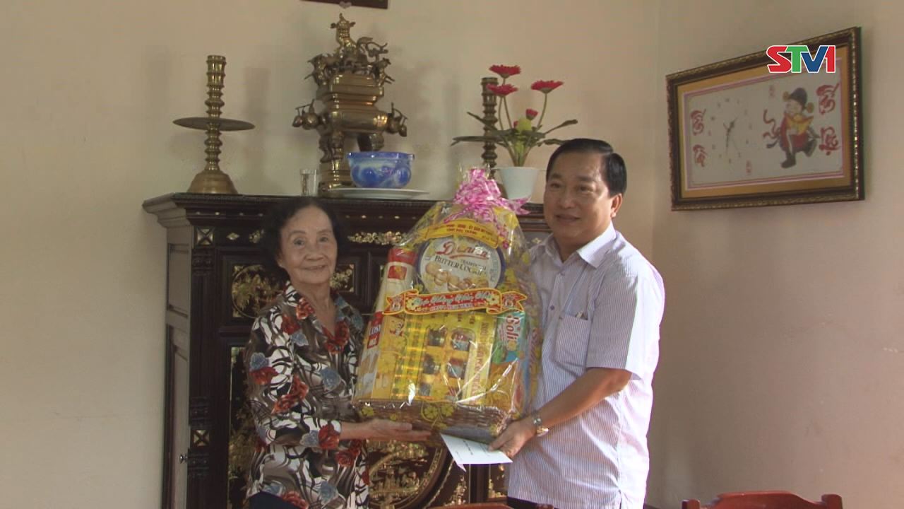 Chủ tịch UBND tỉnh Sóc Trăng thăm và chúc tết Bệnh viện quân y 121 và cán bộ hưu trí tại thành phố Cần Thơ