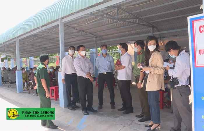 
Chủ tịch UBND tỉnh Sóc Trăng kiểm tra công tác phòng, chống dịch Covid-19 tại Trần Đề  