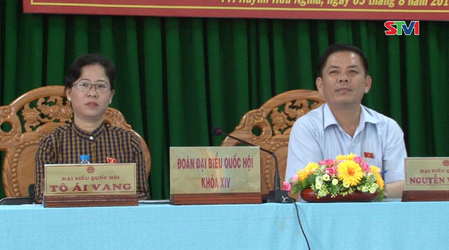 Ông Nguyễn Văn Thể - UVBCH Trung ương Đảng, Bí thư Tỉnh ủy Sóc Trăng tiếp xúc cử tri thị trấn Huỳnh Hữu Nghĩa, huyện Mỹ Tú