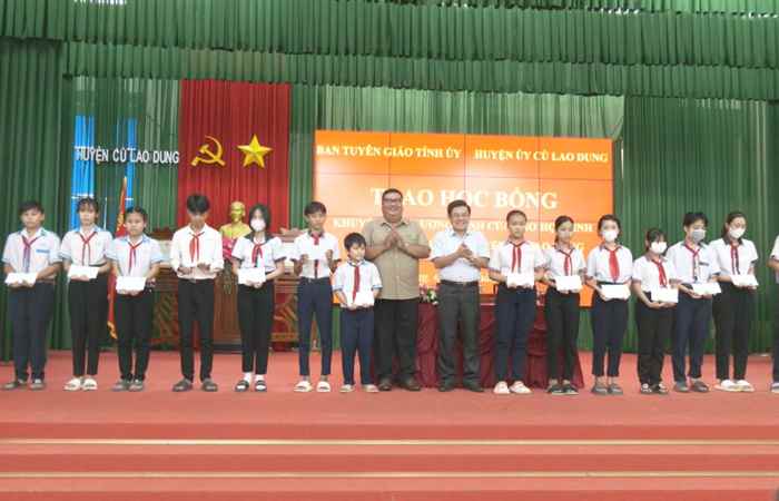 Cù Lao Dung: Hội nghị Giao ban công tác văn hóa, văn nghệ 6 tháng cuối năm 2023