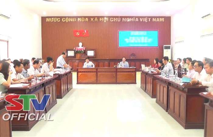 Bộ Giáo dục và Đào tạo kiểm tra công tác xóa mù chữ tại huyện Thạnh Trị và TX. Vĩnh Châu