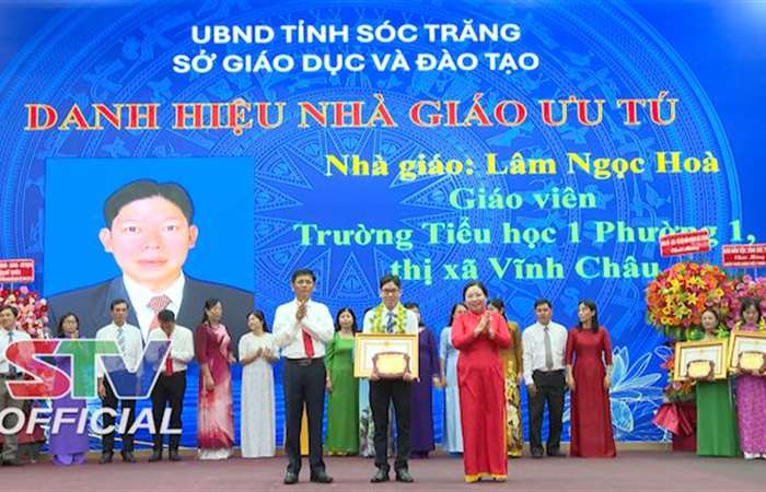 Sóc Trăng: Họp mặt kỷ niệm 42 năm Ngày nhà giáo Việt Nam