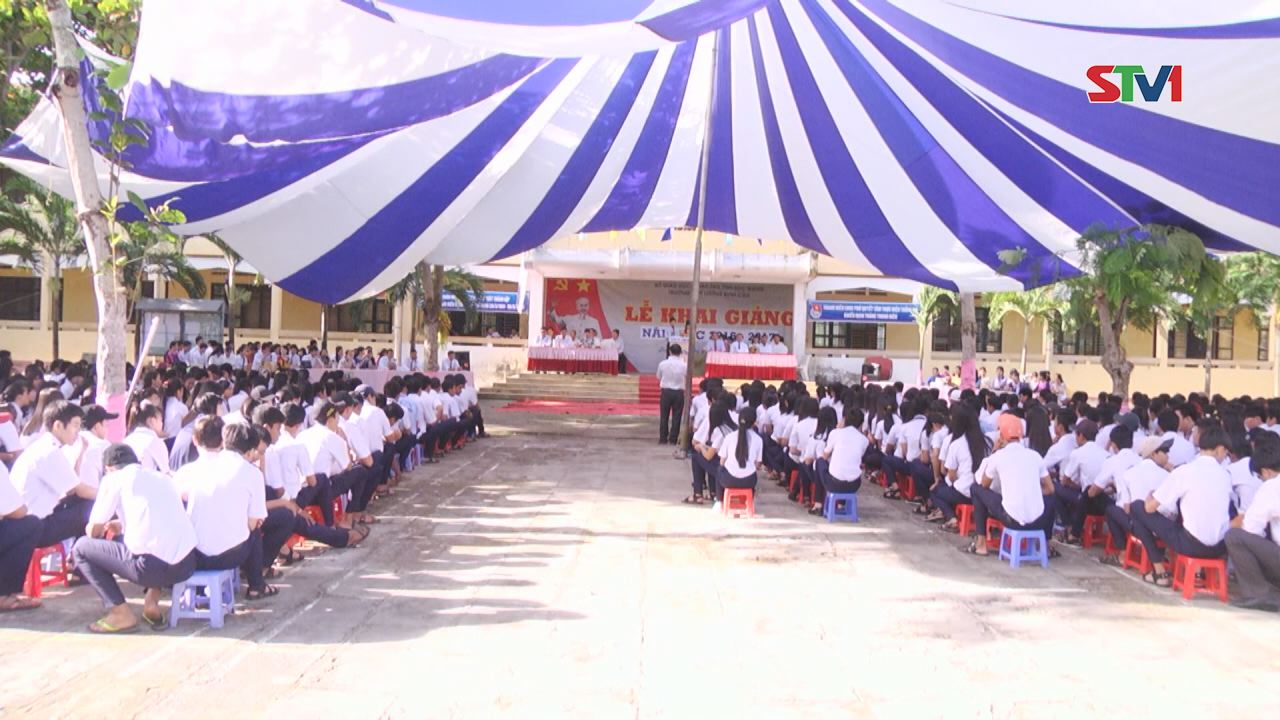 Chủ tịch UBMTTQVN tỉnh Sóc Trăng dự khai giảng tại Trường THPT Lương Định Của, huyện Long Phú