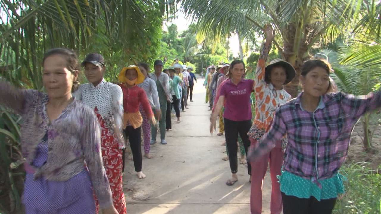 Ghe Ngo chùa Kostung vui đón mùa Lễ hội