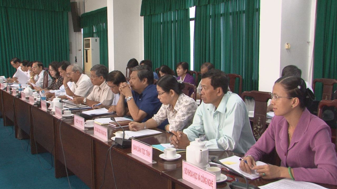 UBND tỉnh Sóc Trăng  tiếp tục phiên làm việc thông qua dự thảo các tờ trình và báo cáo trình tại kỳ họp thứ V, HĐND tỉnh khóa IX , nhiệm kỳ (2016-2021)