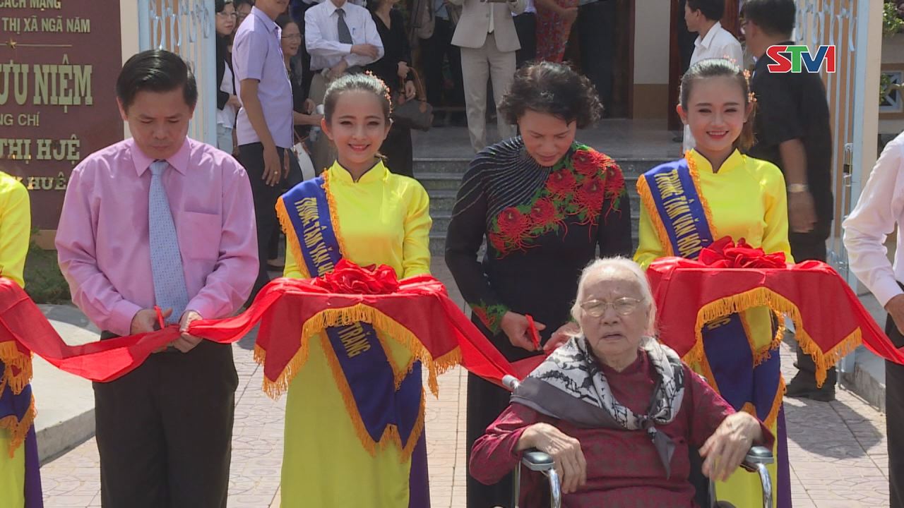 Lễ khánh thành Nhà lưu niệm và mừng đại thọ đồng chí Ngô Thị Huệ tại Cơ sở cách mạng xã Mỹ Quới, thị xã Ngã Năm