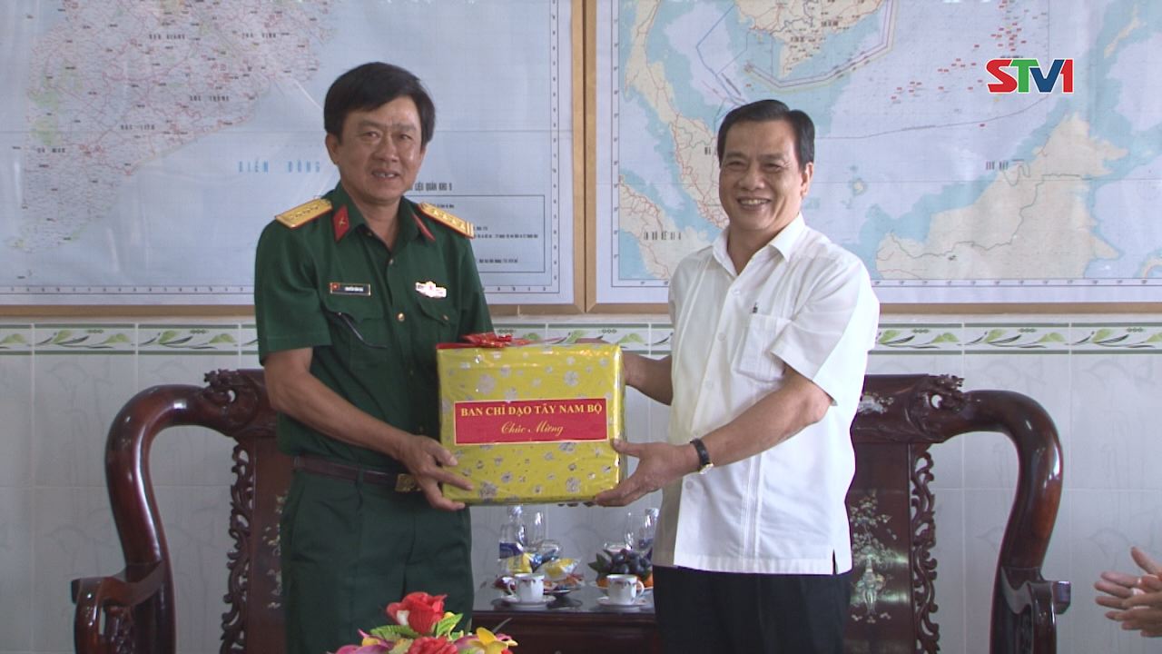 Đoàn cán bộ Tây Nam Bộ thăm các đơn vị vũ trang trên địa bàn tỉnh Sóc Trăng   