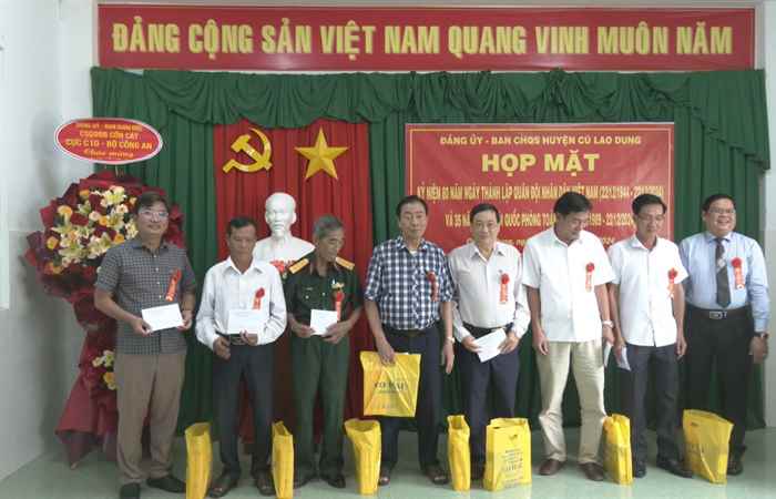 Ban CHQS huyện Cù Lao Dung họp mặt 80 năm Ngày thành lập Quân đội nhân dân Việt Nam, 35 năm Ngày hội Quốc phòng toàn dân