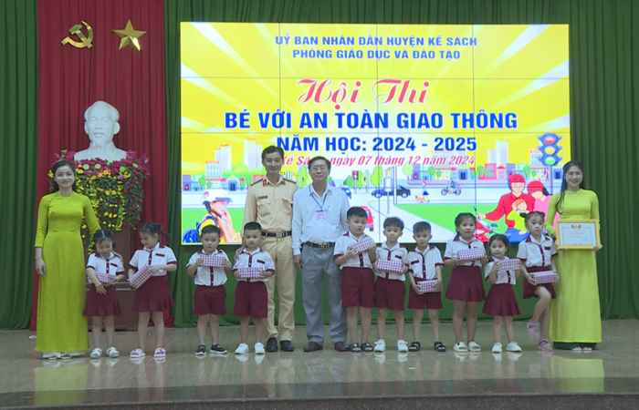 Hội thi An toàn giao thông cấp học Mầm non năm học 2024-2025